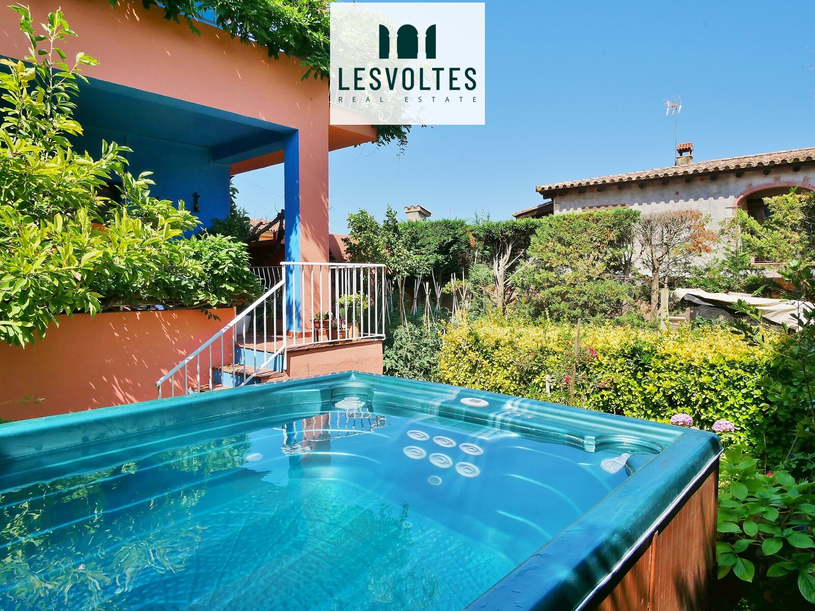 ÀMPLIA CASA A 3 VENTS AMB JARDÍ I GARATGE A 3 MINUTS DE LA BISBAL