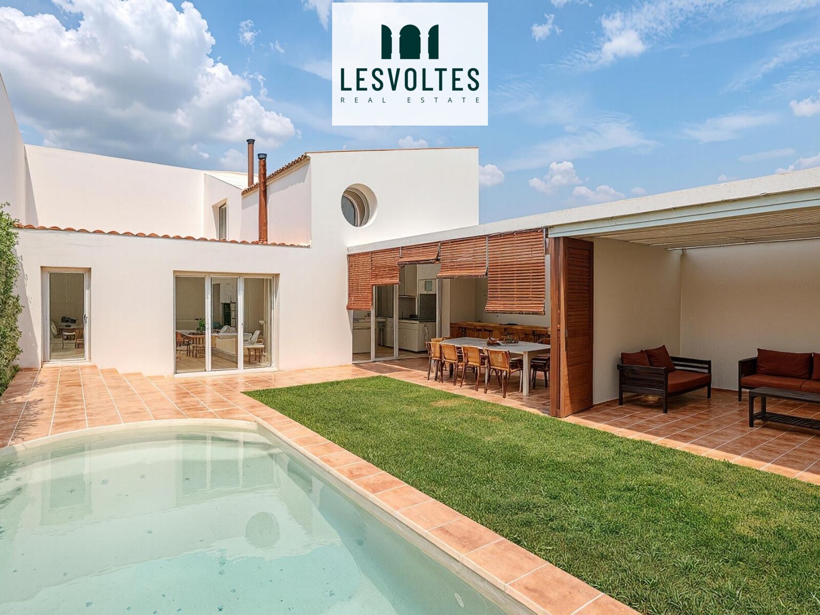 EXCLUSIVE FULLY RENOVATED HOUSE WITH GARDEN, POOL AND GARAGE FOR SALE IN THE VILLAGE OF PALS