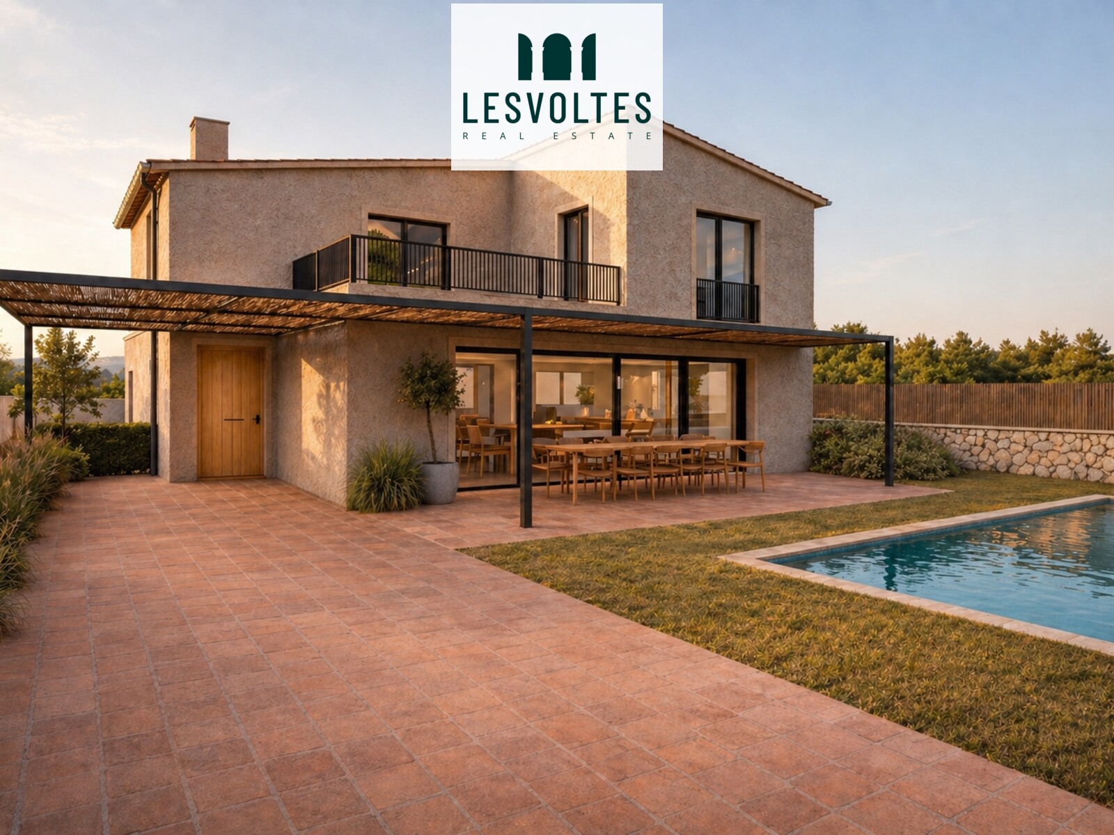CASA D’OBRA NOVA AMB JARDÍ I ESSÈNCIA EMPORDANESA, EN VENDA A FORALLAC, BAIX EMPORDÀ.