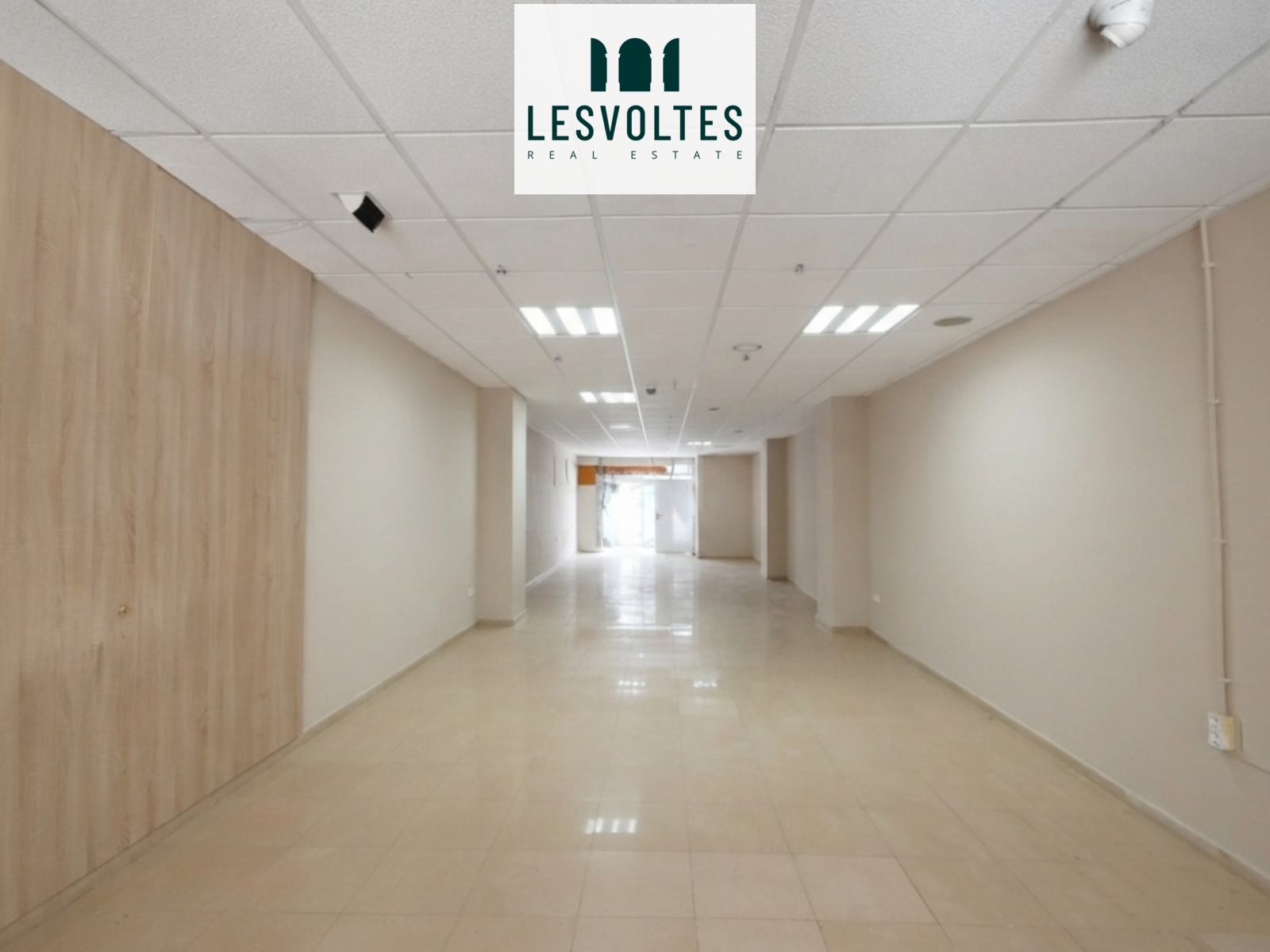 AMPLI LOCAL COMERCIAL DE 281 M² AMB DUES PLANTES AL CENTRE DE PALAFRUGELL